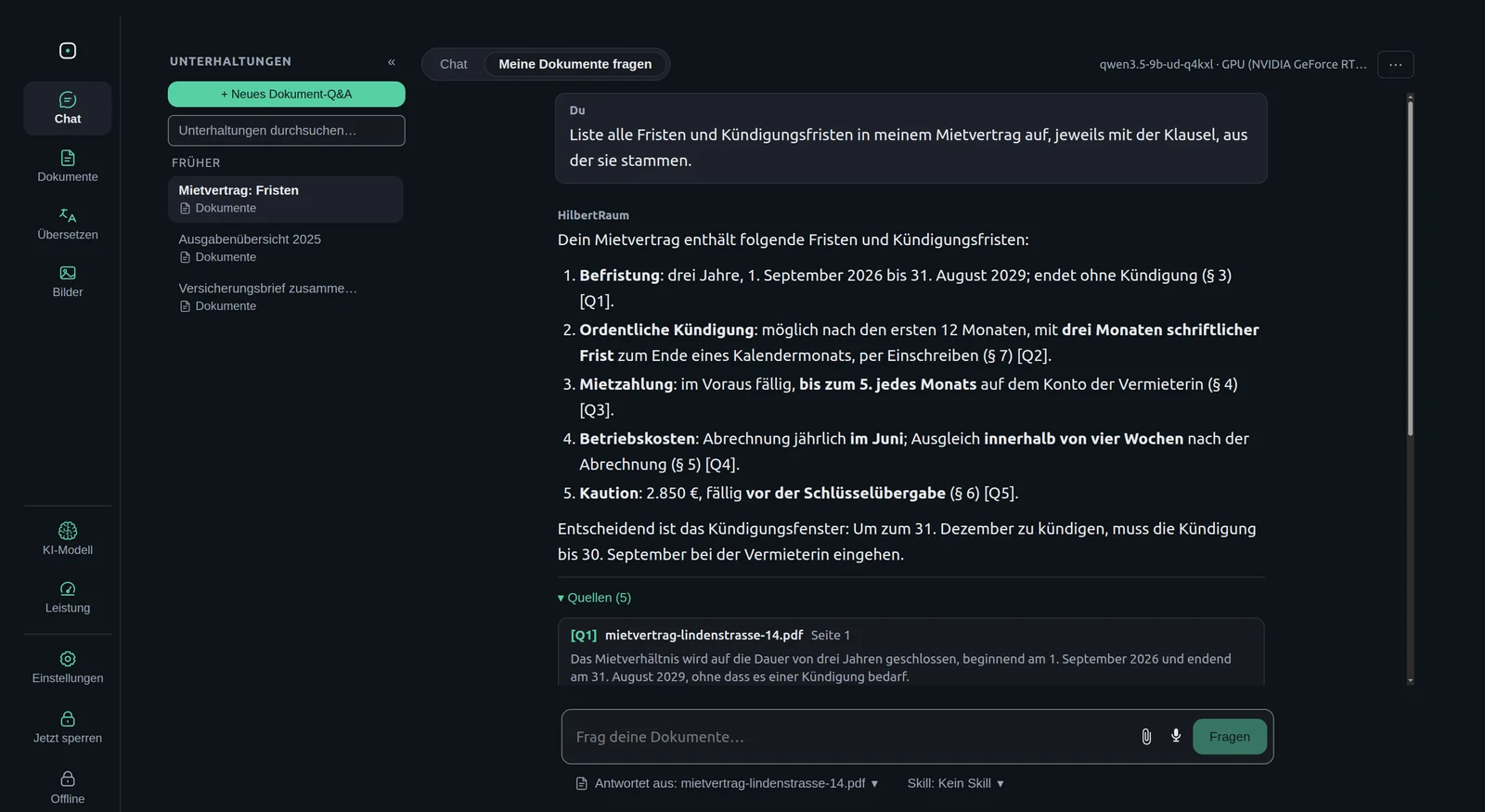 Beispiel aus HilbertRaum: Die App wird gebeten, alle Fristen und Kündigungsfristen in einem Mietvertrag aufzulisten – die Antwort verweist bei jedem Punkt auf die genaue Klausel und Seite.