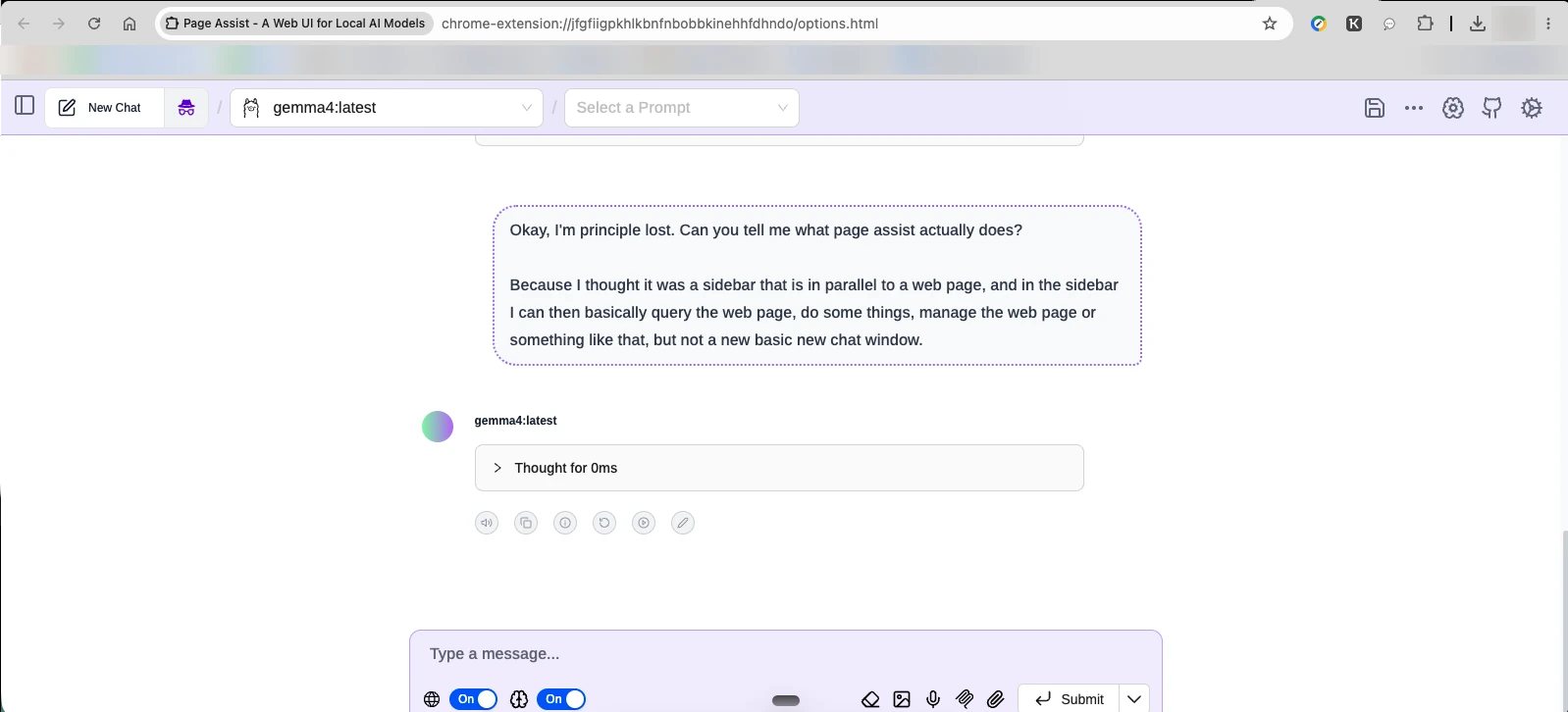 Chat de Page Assist con gemma4:latest: el usuario pregunta qué hace Page Assist; la respuesta es un cuadro 'Thought for 0ms' plegado, sin texto de respuesta.